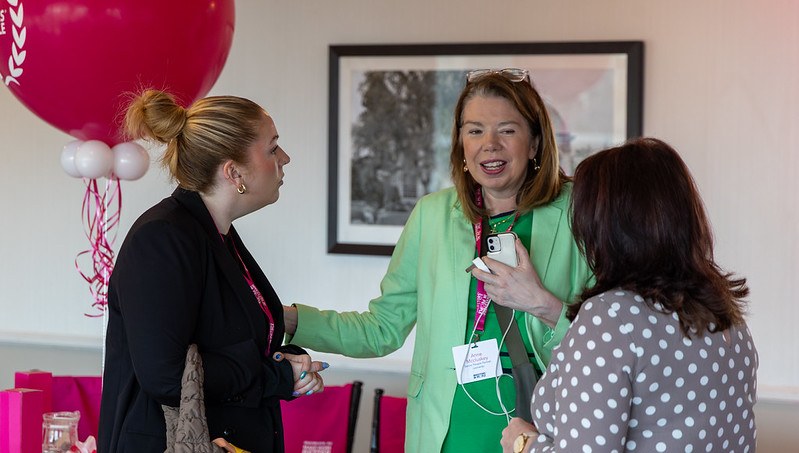 External advisor working with a team